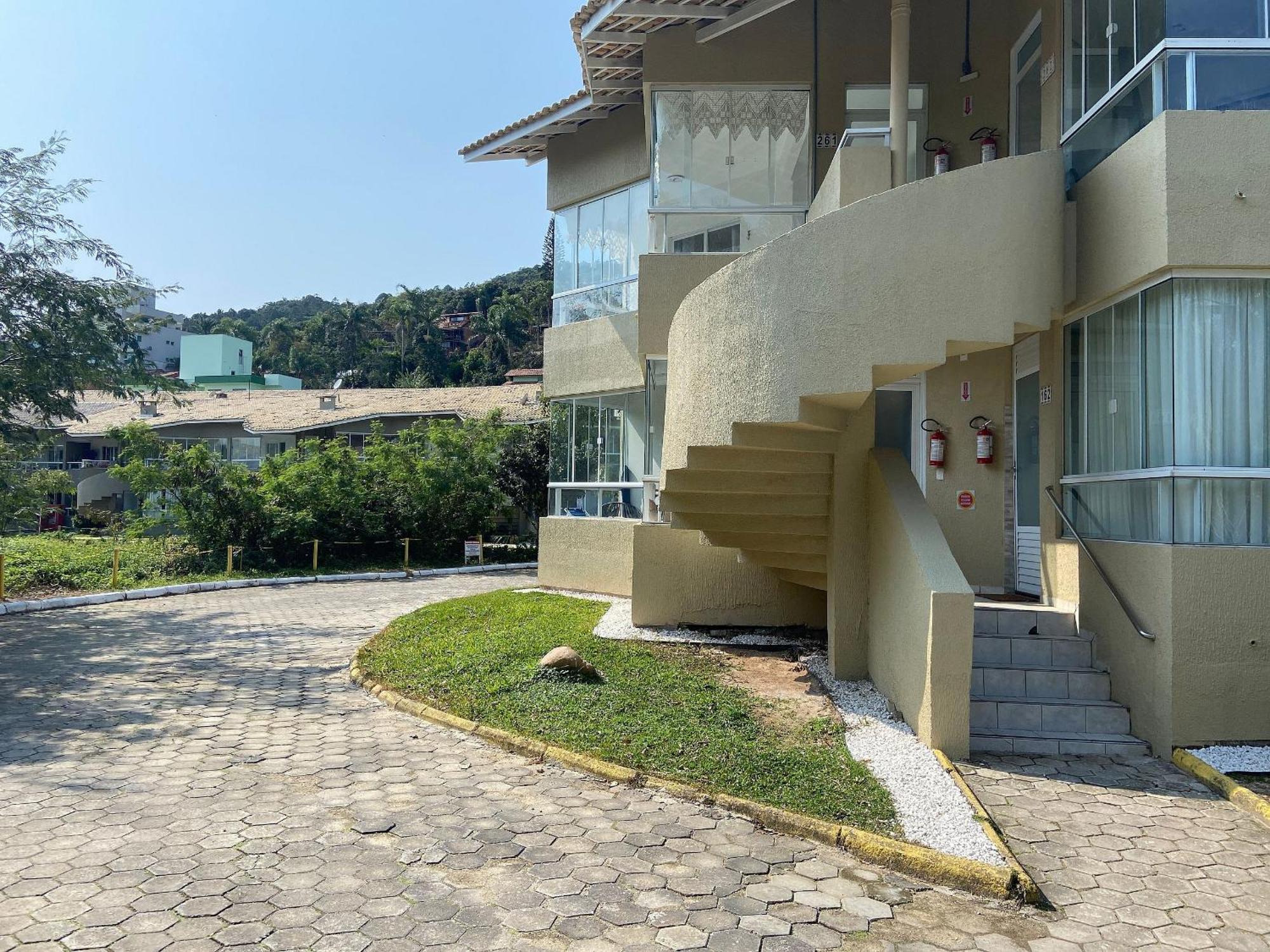 Apartment Res. Solar Bromelias Bombinhas