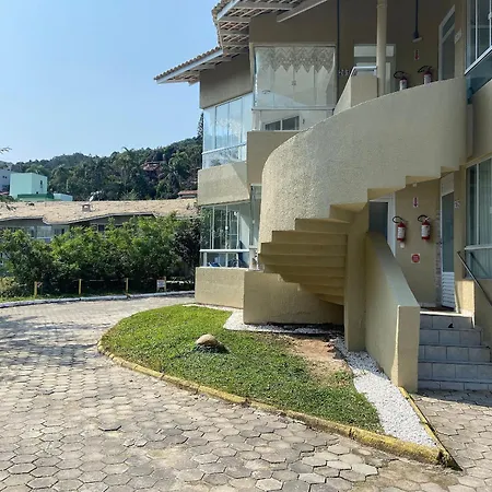 Res. Solar Das Bromelias Bombinhas Exterior photo
